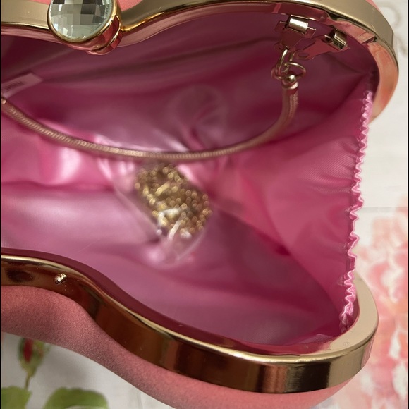 Pink Heart shaped Purse handbag - Picture 13 of 16